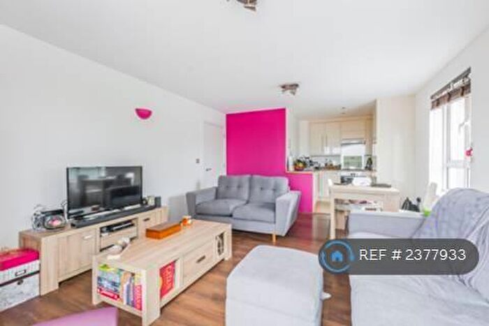 2 Bedroom Flat To Rent In Windmill Lane, Stratford, London, E15