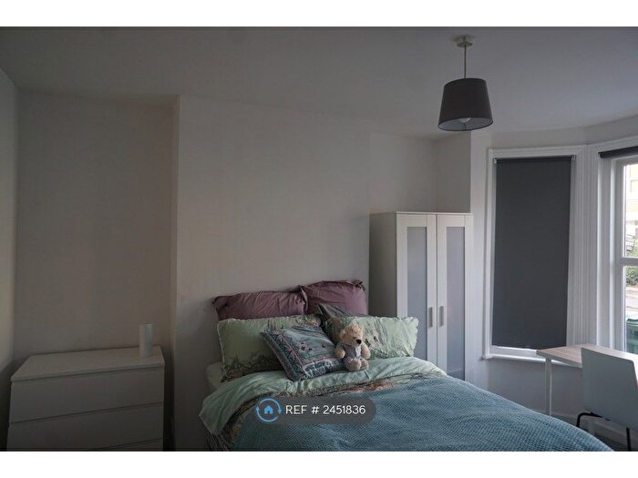 4 Bedroom Semi-Detached House To Rent In Burlington Road, Southampton, SO15