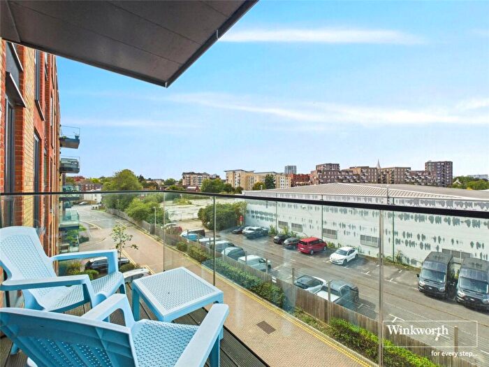 2 Bedroom Apartment For Sale In Oscar Wilde Road, Reading, Berkshire, RG1