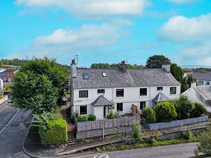 2 Bedroom Flat For Sale In Bridgeton Brae, Almondbank, Perth, PH1