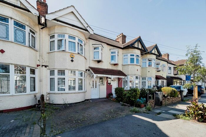 3 Bedroom Terraced House To Rent In Lynn Road, Ilford, IG2