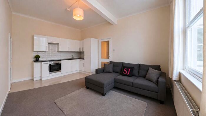 2 Bedroom Flat To Rent In Richmond Road, Brighton, BN2