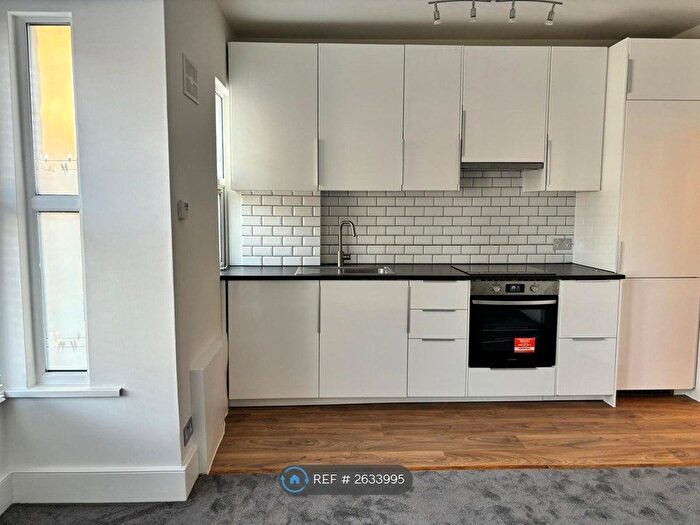 2 Bedroom Maisonette To Rent In Wolseley Road, Mitcham, CR4