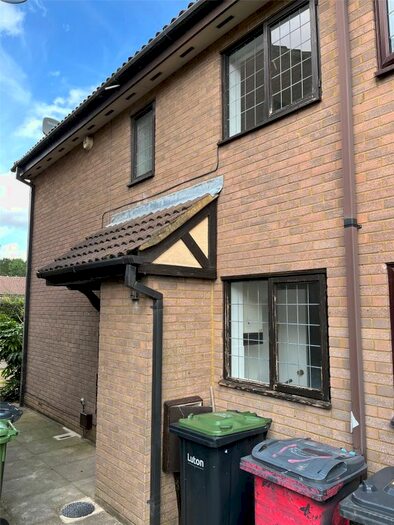 2 Bedroom Terraced House To Rent In Felbrigg Close, Luton, LU2