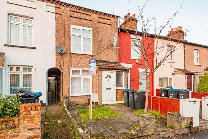 2 Bedroom House For Sale In Hoe Lane, London, EN3