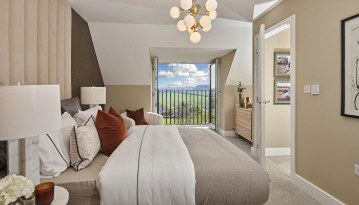 3 Bedroom Town House For Sale In The Ridgeway, Enfield, EN2