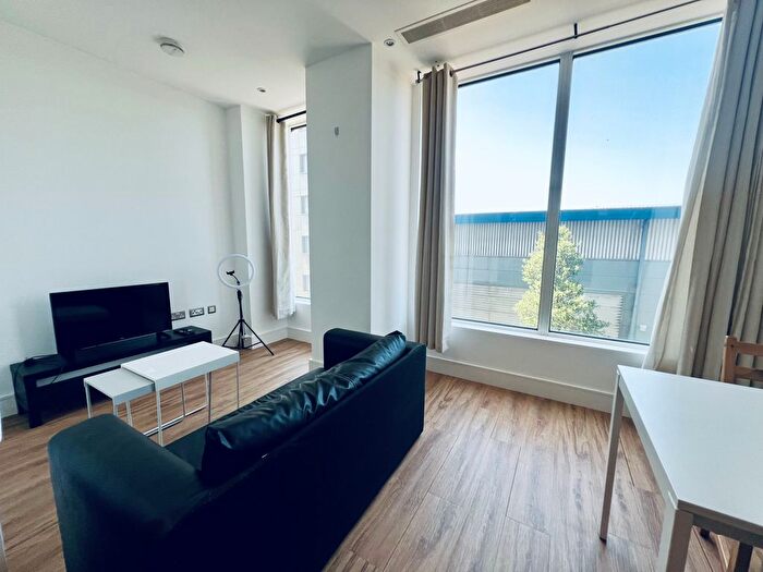 Studio To Rent In West Gate, Ealing, W5