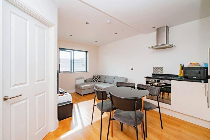 1 Bedroom Flat For Sale In Waterhouse Street, Hemel Hempstead, HP1