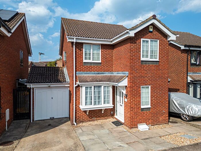 3 Bedroom Detached House For Sale In Damigos Road, Gravesend, Kent, DA12