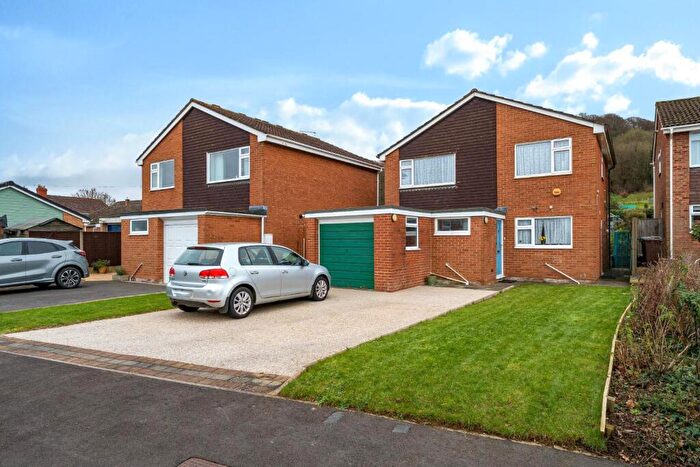 4 Bedroom Detached House For Sale In Broadmere Close, Dursley, GL11