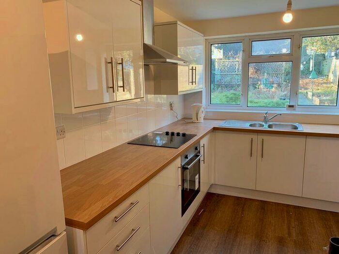 6 Bedroom Semi-Detached House To Rent In Station Road, Bristol, BS34