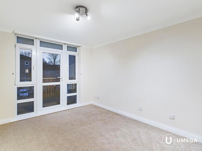 2 Bedroom Apartment To Rent In Brunswick Road, Leith, Edinburgh, EH7