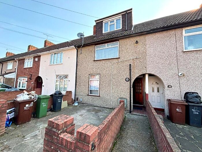 4 Bedroom Terraced House To Rent In Marlborough Road, Dagenham, London, RM8