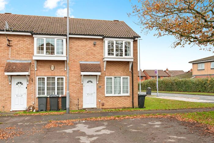 2 Bedroom End Of Terrace House For Sale In Claverley Green, Luton, LU2