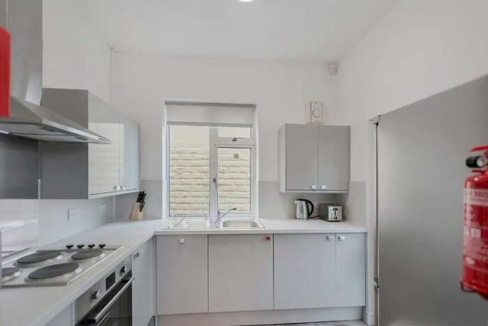 4 Bedroom Semi-Detached House To Rent In Station Road, Filton, Bristol, BS34