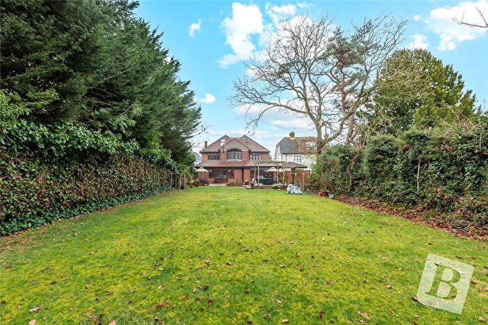 6 Bedroom Detached House For Sale In Ernest Road, Emerson Park, RM11