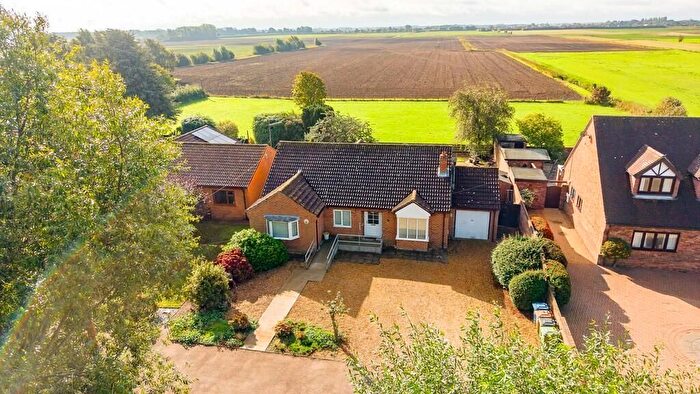 3 Bedroom Detached Bungalow For Sale In Lakeside Close, Parson Drove, Wisbech, Cambs, PE13