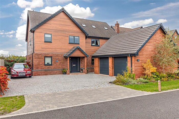 6 Bedroom Detached House For Sale In Wooding Close, Houghton Conquest, Bedfordshire, MK45