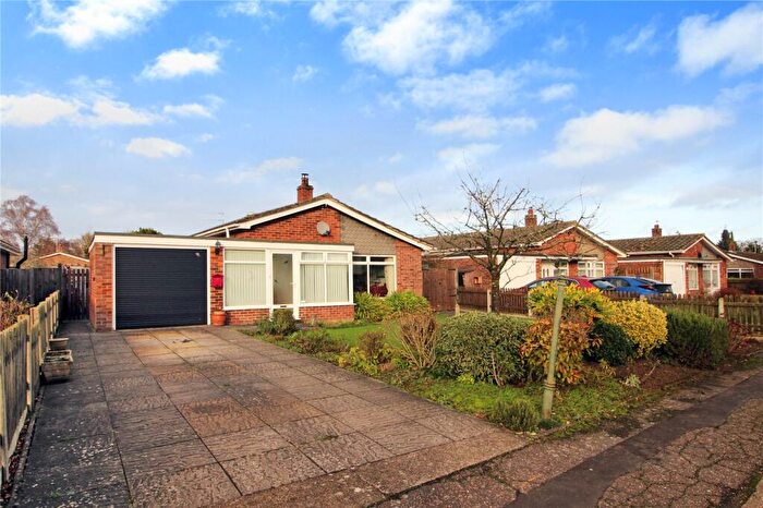 3 Bedroom Bungalow For Sale In Kingswood Close, Brooke, Norwich, Norfolk, NR15