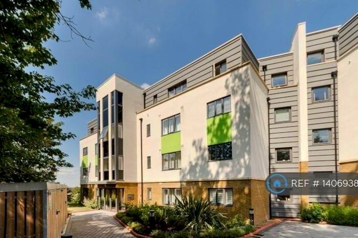 1 Bedroom Flat To Rent In South Terrace, Surbiton, KT6