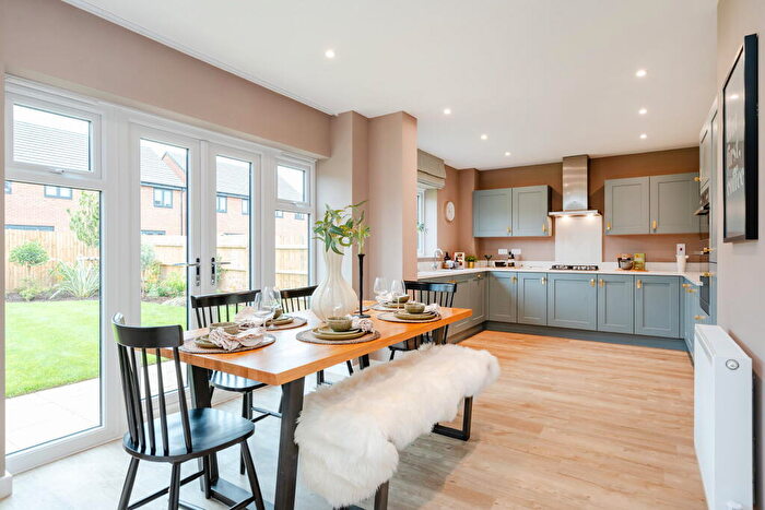 3 Bedroom Detached House For Sale In Brooklime Road, Warwick, CV34