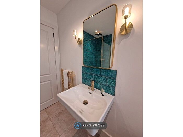 3 Bedroom Flat To Rent In Parkwood Road, Bournemouth, BH5