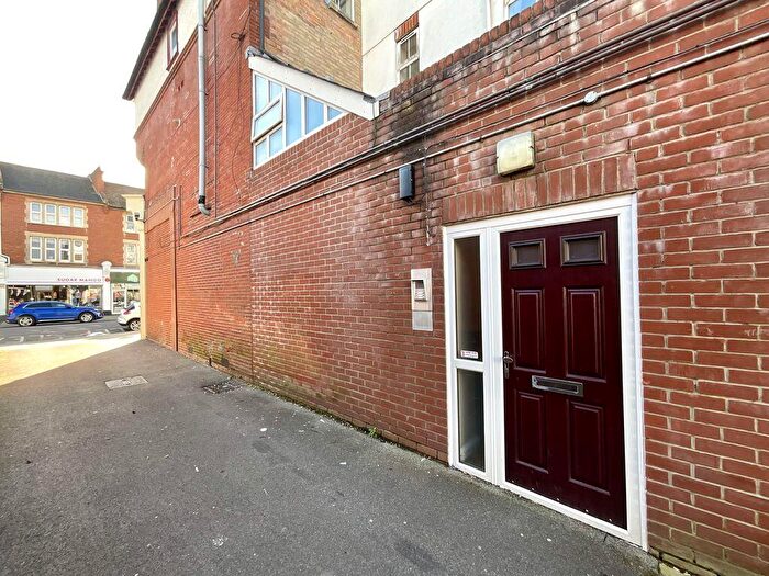 2 Bedroom Flat For Sale In Southbourne Grove, Southbourne, BH6