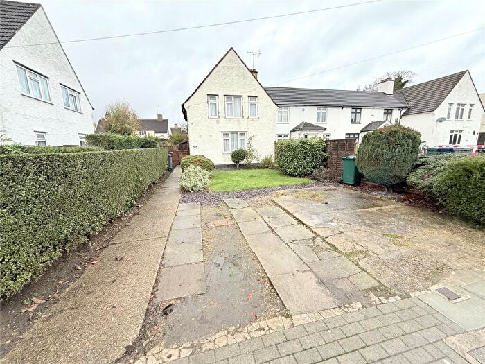 3 Bedroom End Of Terrace House For Sale In East Barnet Road, Barnet, Hertfordshire, EN4