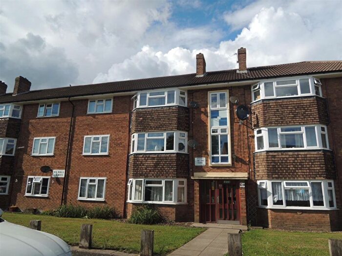 2 Bedroom Flat To Rent In Bonner Grove, Walsall, West Midlands, WS9