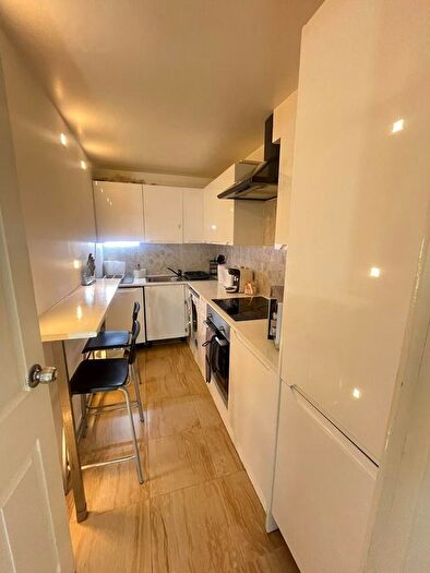 3 Bedroom Flat To Rent In Otter Close, Olymic Village, Stratford, Bow, London, E15