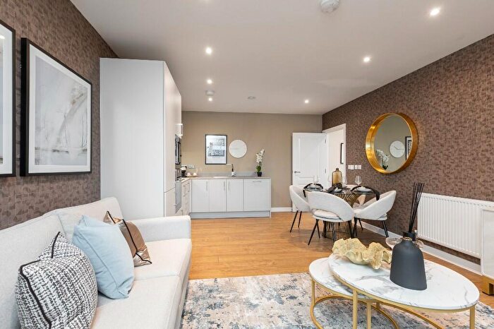 2 Bedroom Apartment For Sale In Suttons Lane, Havering, Hornchurch, RM12