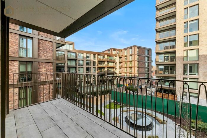 2 Bedroom Flat To Rent In Valentine House, Kings Road Park, Fulham, SW6