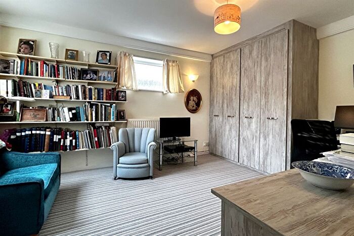 3 Bedroom End Of Terrace House For Sale In Chorlton Drive, Cheadle, SK8