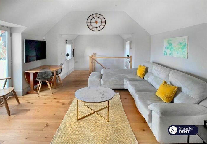 1 Bedroom Flat To Rent In Market Place, Henley-On-Thames, RG9