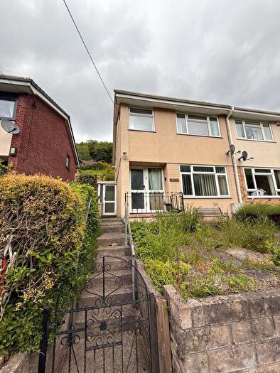 3 Bedroom Semi-Detached House For Sale In Forest View, Cwncarn, NP11