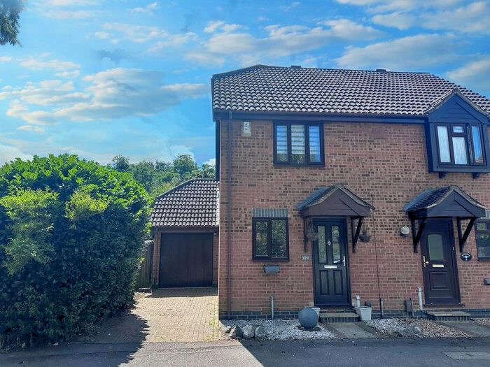 2 Bedroom Property To Rent In Hersham Gardens, Hersham, Walton-On-Thames, KT12