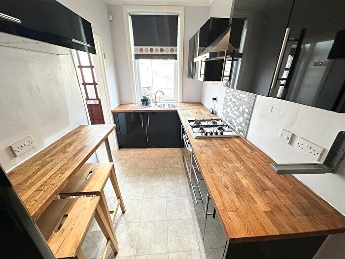 2 Bedroom End Of Terrace House To Rent In Tennyson Street, Farsley, LS28