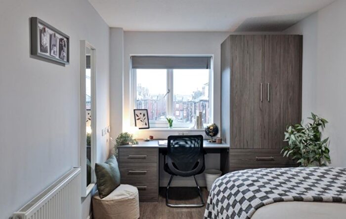 5 Bedroom Flat To Rent In Royal Park Road, Hyde Park, Leeds, LS6