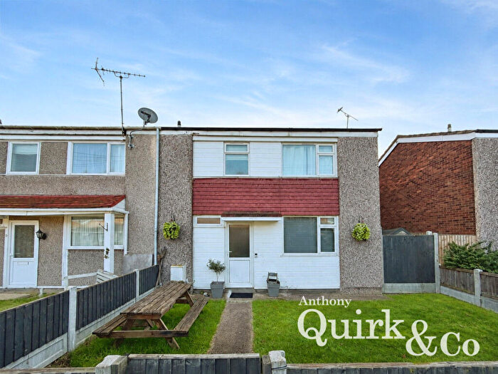 3 Bedroom Terraced House For Sale In First Avenue, Canvey Island, SS8