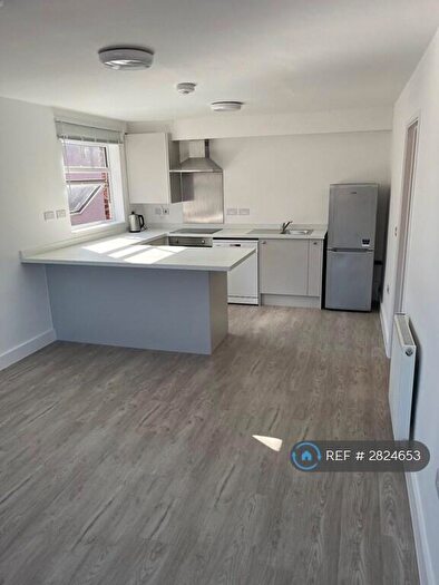 2 Bedroom Flat To Rent In Kensal Court, West Bridgford, Nottingham, NG2