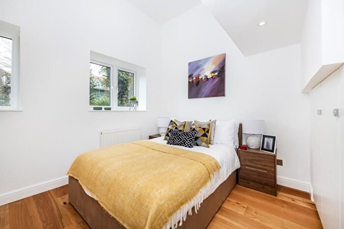 1 Bedroom Flat To Rent In Netherhall Gardens, Hampstead, London, NW3