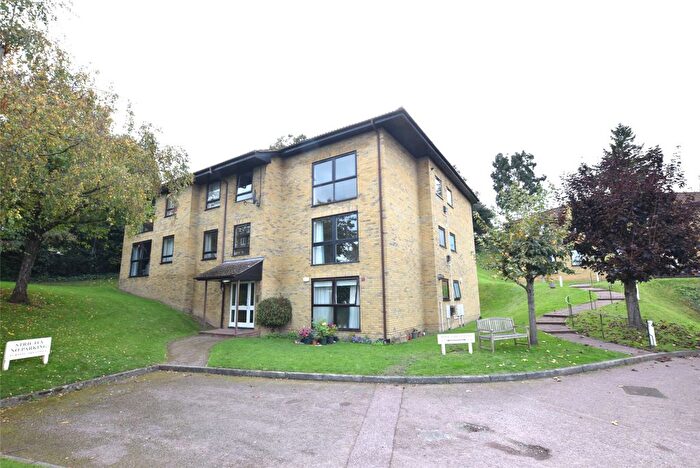 3 Bedroom Flat To Rent In Wood Lodge Grange, St. Johns Hill, Sevenoaks, Kent, TN13