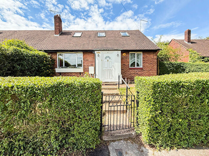 3 Bedroom Chalet For Sale In Coulsdon, Surrey, CR5