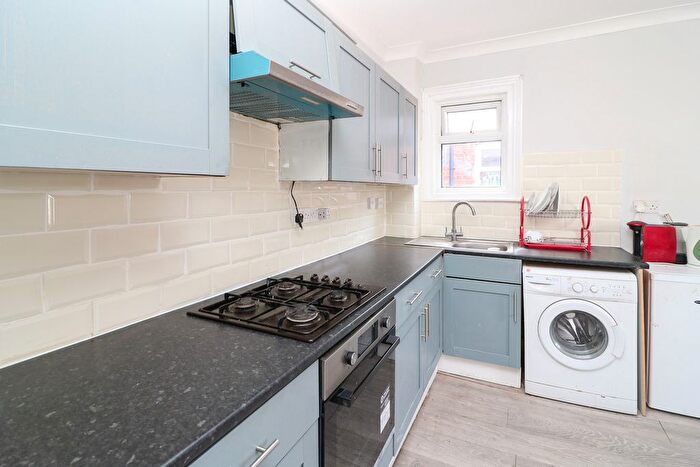 3 Bedroom Flat To Rent In Tynemouth Road, Mitcham, CR4