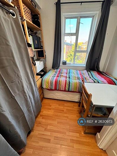 Studio To Rent In The Burr, London, NW4