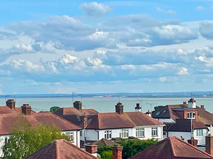 2 Bedroom Flat For Sale In Leigh Heath Court, London Road, Leigh-on-sea, Southend-on-sea, SS9