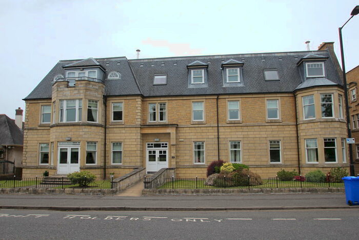 3 Bedroom Flat To Rent In Victoria Place, Stirling, FK8