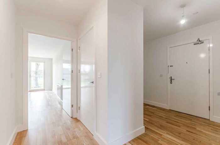 1 Bedroom Flat To Rent In Wimhurst Court, Poplar, London, E14