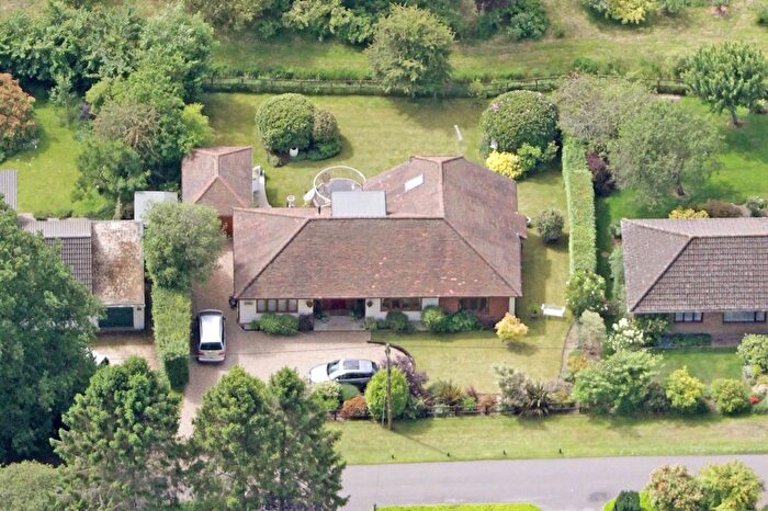 4 Bedroom Country House For Sale In Crampmoor Lane, Crampmoor, Romsey, Hampshire, SO51