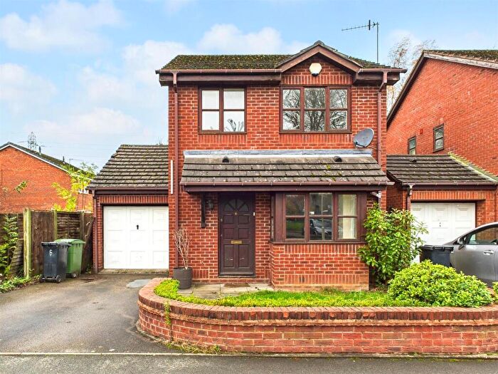 3 Bedroom Detached House To Rent In Chapel Street, DY5